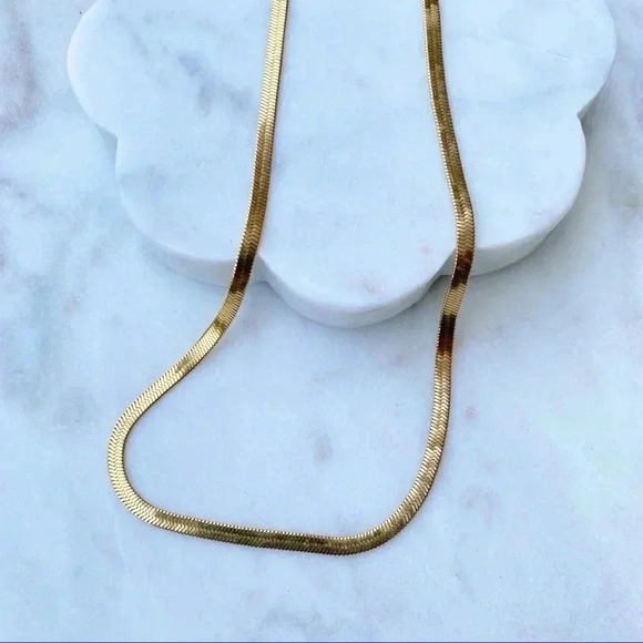 2.5MM Dainty Gold Snake Chain Necklace 18k Gold Plated Chain Layering - Picture 5 of 8